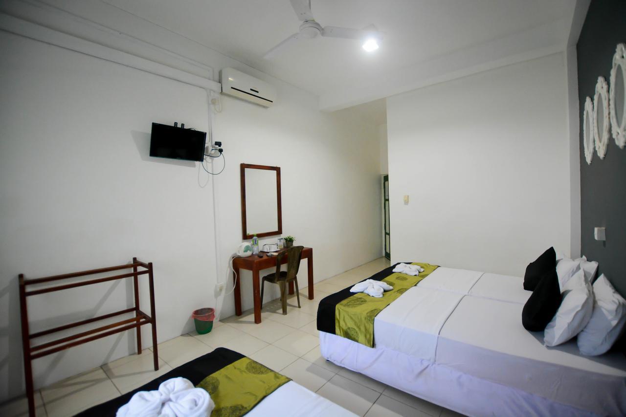 Pavana Resort Embilipitiya Extérieur photo