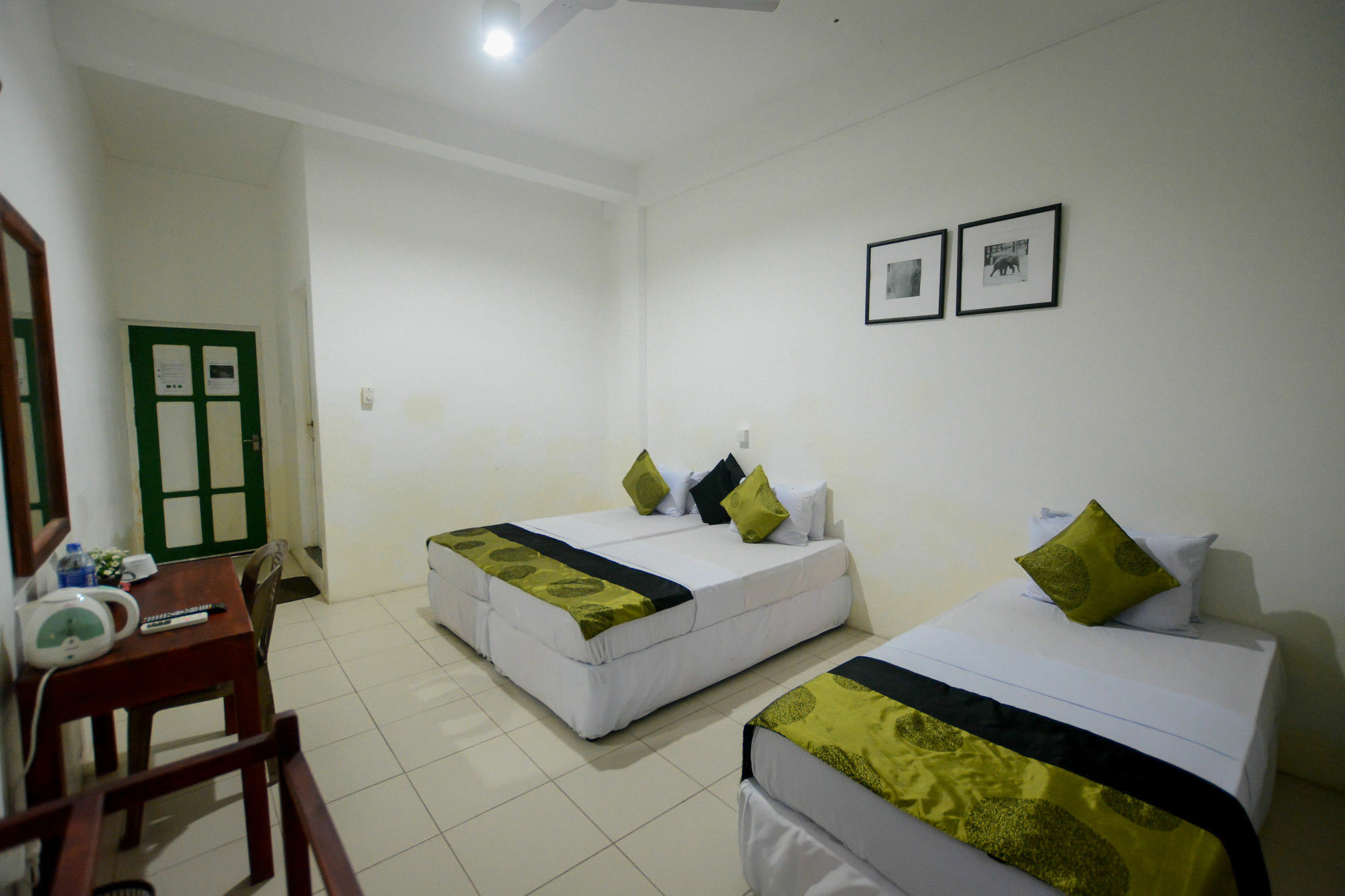 Pavana Resort Embilipitiya Extérieur photo
